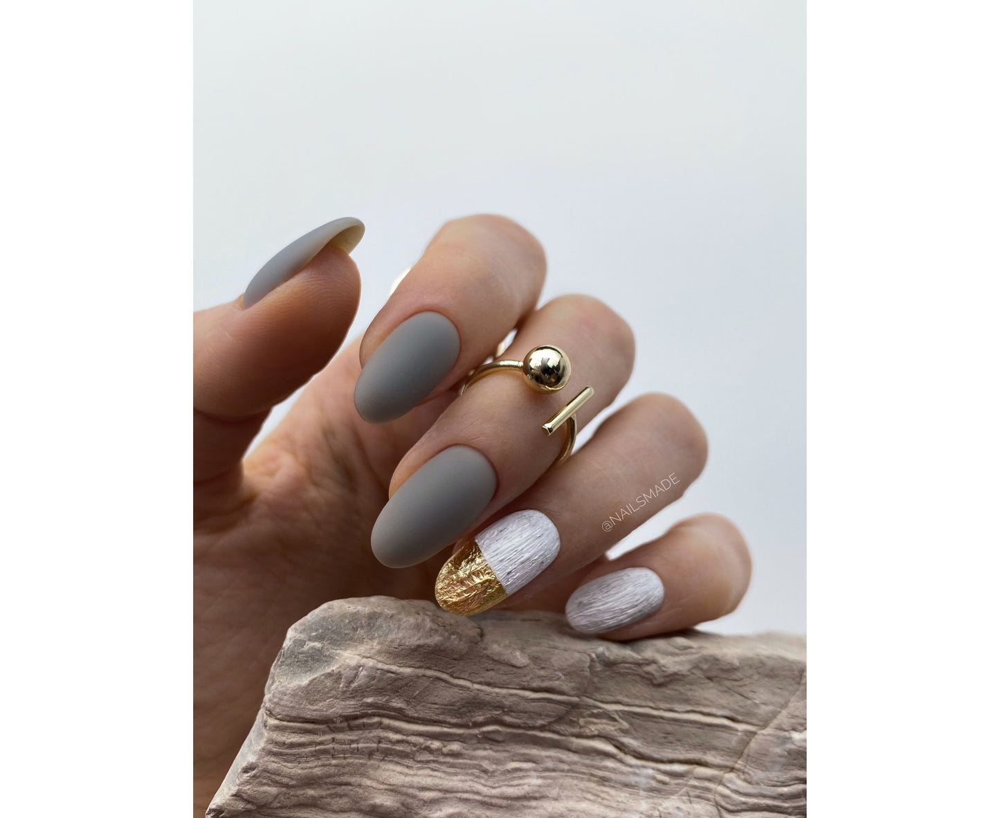 <tc>HELLO Tint base ASH. Lifestyle collection</tc>