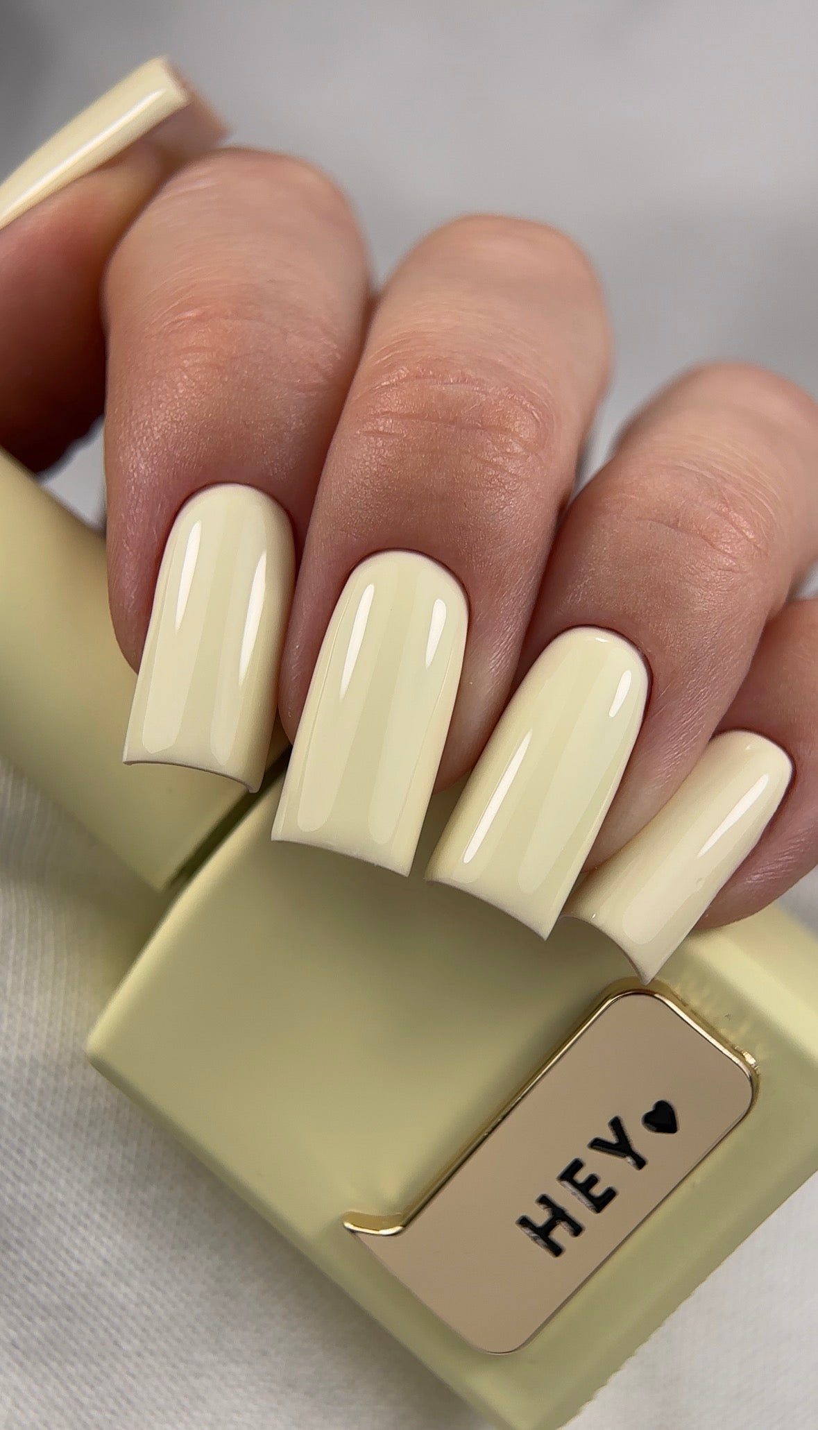 HEYLOVE Gelato Semi-Permanent Nail Polish