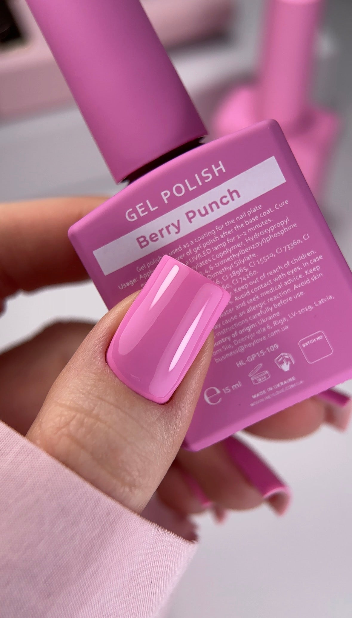 HEYLOVE "Berry Punch" Semi-Permanent Nail Polish