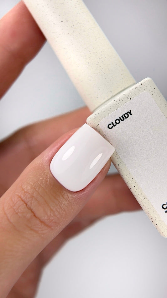 NAILSOFTHEDAY Color of the Month April 2026 Cloudy - blanco lechoso