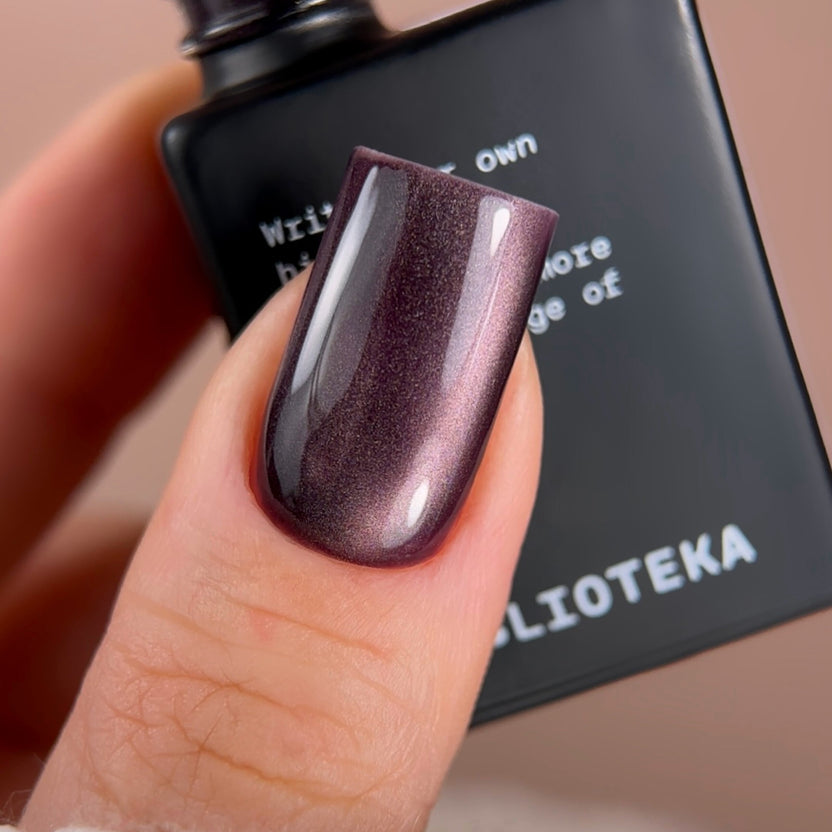 BIBLIOTEKA Gel Polish Cat Eye No. 08 Plum Glow