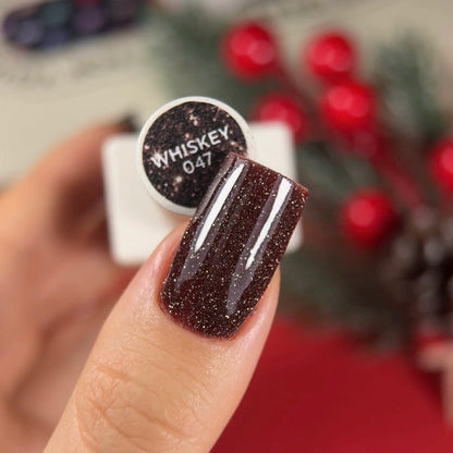 Vernis gel réfléchissant Whiskey de NAILSOFTHEDAY