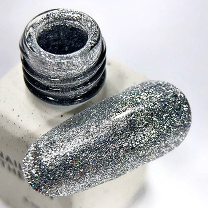 NAILSOFTHEDAY Color of the month December 2025 SUPERHUMANS