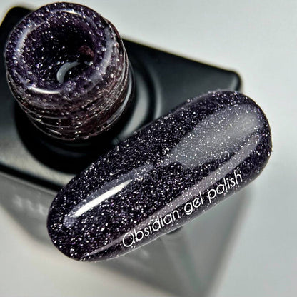 Vernis gel réfléchissant Obsidian de NAILSOFTHENIGHT